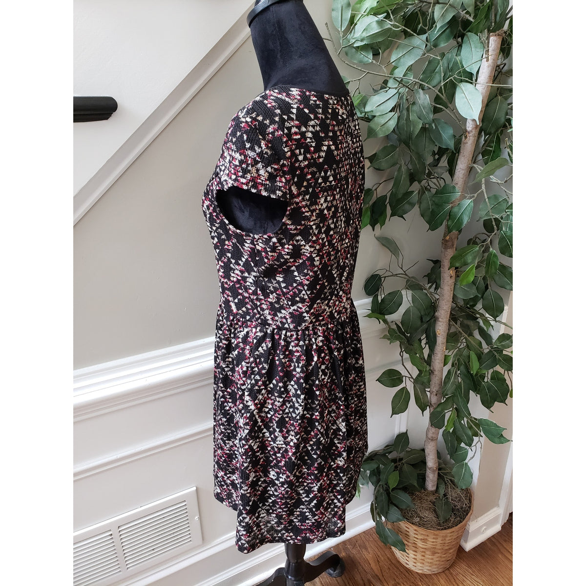 City Triangles Fit & Flare Dress Women's L Multicolor Geometric Print Cap Sleeve