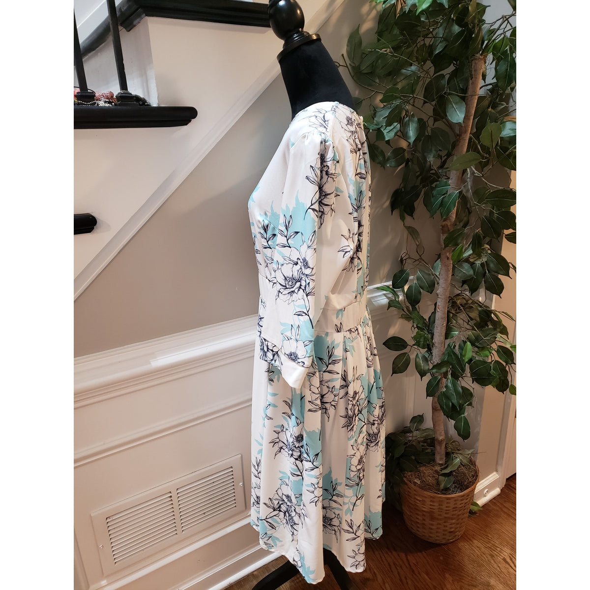 Womens A-Line Dress XL White Floral Empire Waist 3/4 Sleeve Pockets Back Zip