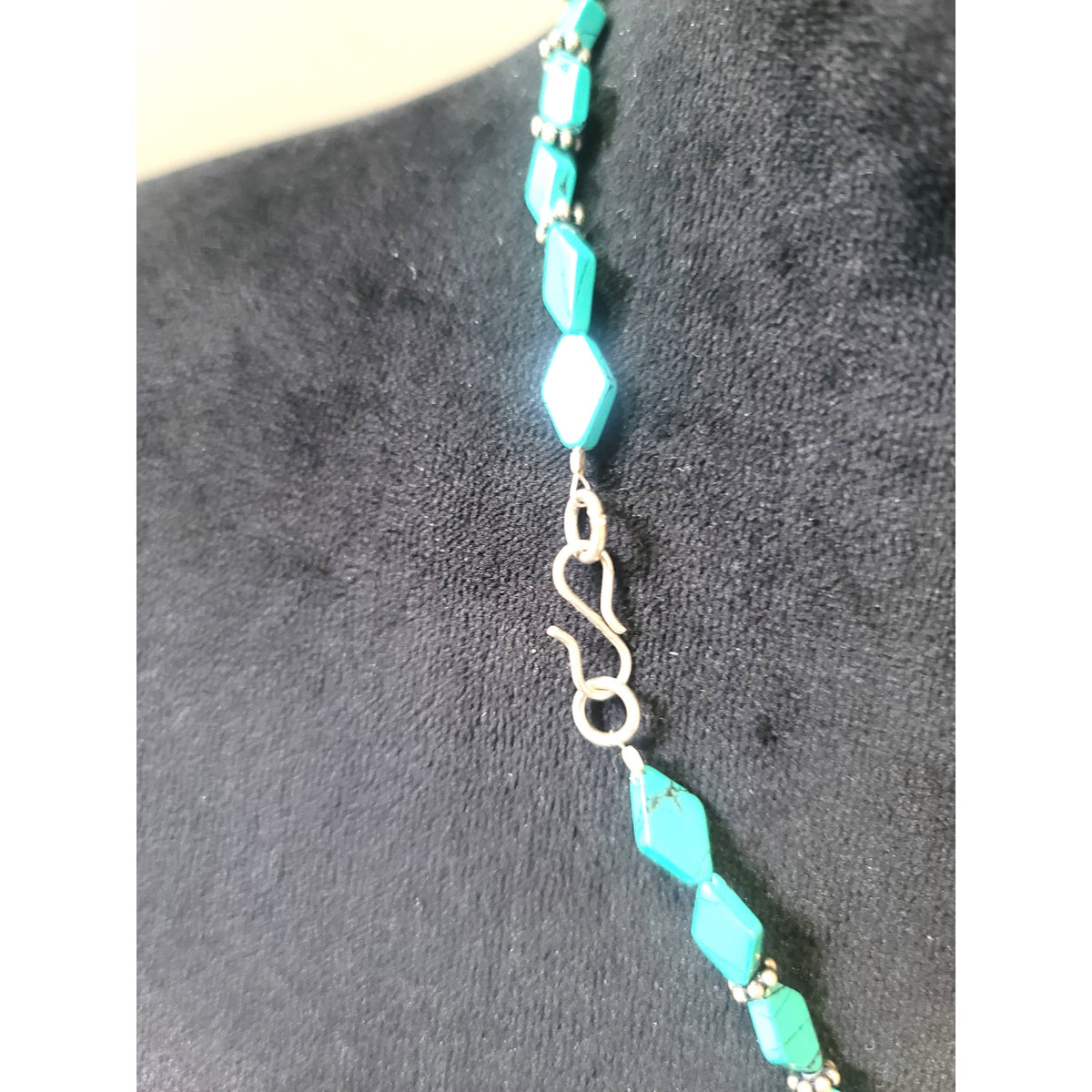 Women's Turquoise Beaded Necklace Green Stone Pendant Hook Clasp Handmade
