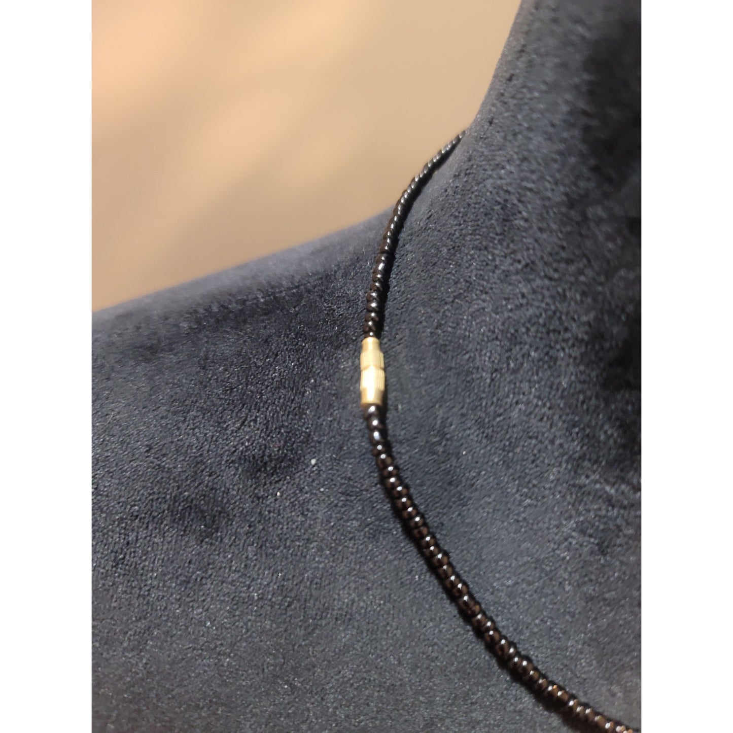 Women's Lightweight Beaded Necklace With Center Bead And Screw Lock Jewelry