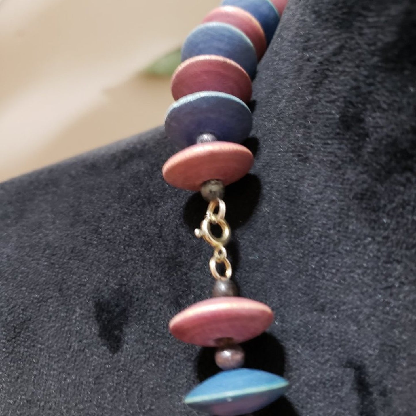 Women Fashion Gorgeous Oyster Shell Southwest Beaded Necklace with Round Clasp