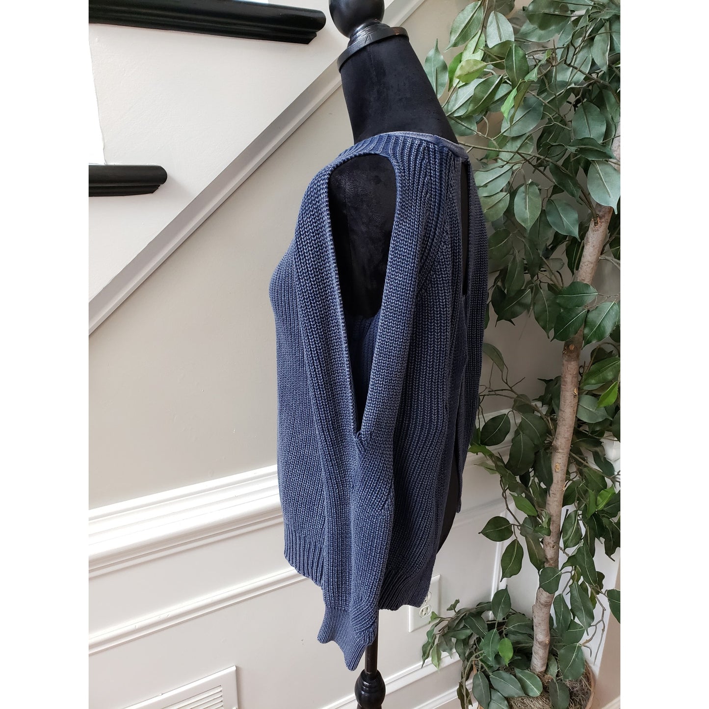 DO+BE Sweater Women's Small Blue Chunky Knit Cutout Back Raglan Cold Shoulder