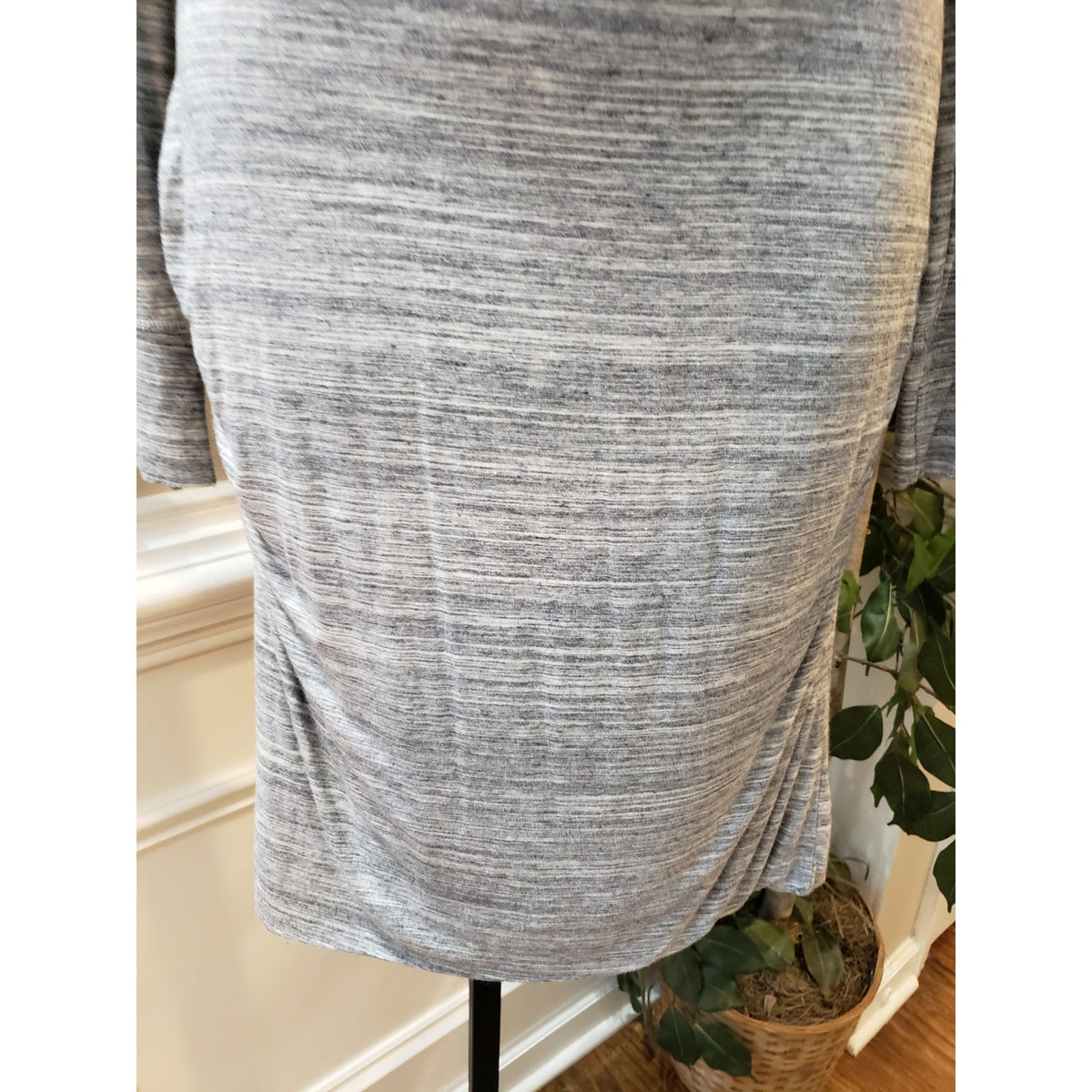 Banana Republic Bodycon Dress Women's Medium Gray Knit Viscose Long Sleeve V Neck