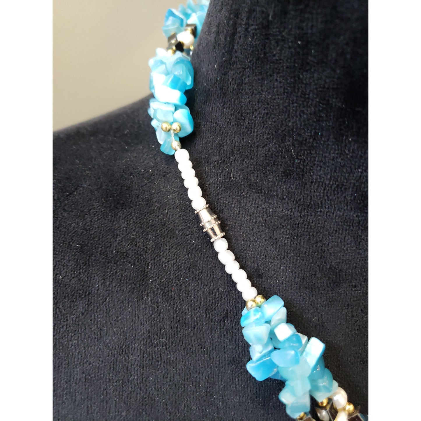 Women's Blue Beaded Pendant Necklace Handmade Gemstone Magnetic Clasp Jewelry
