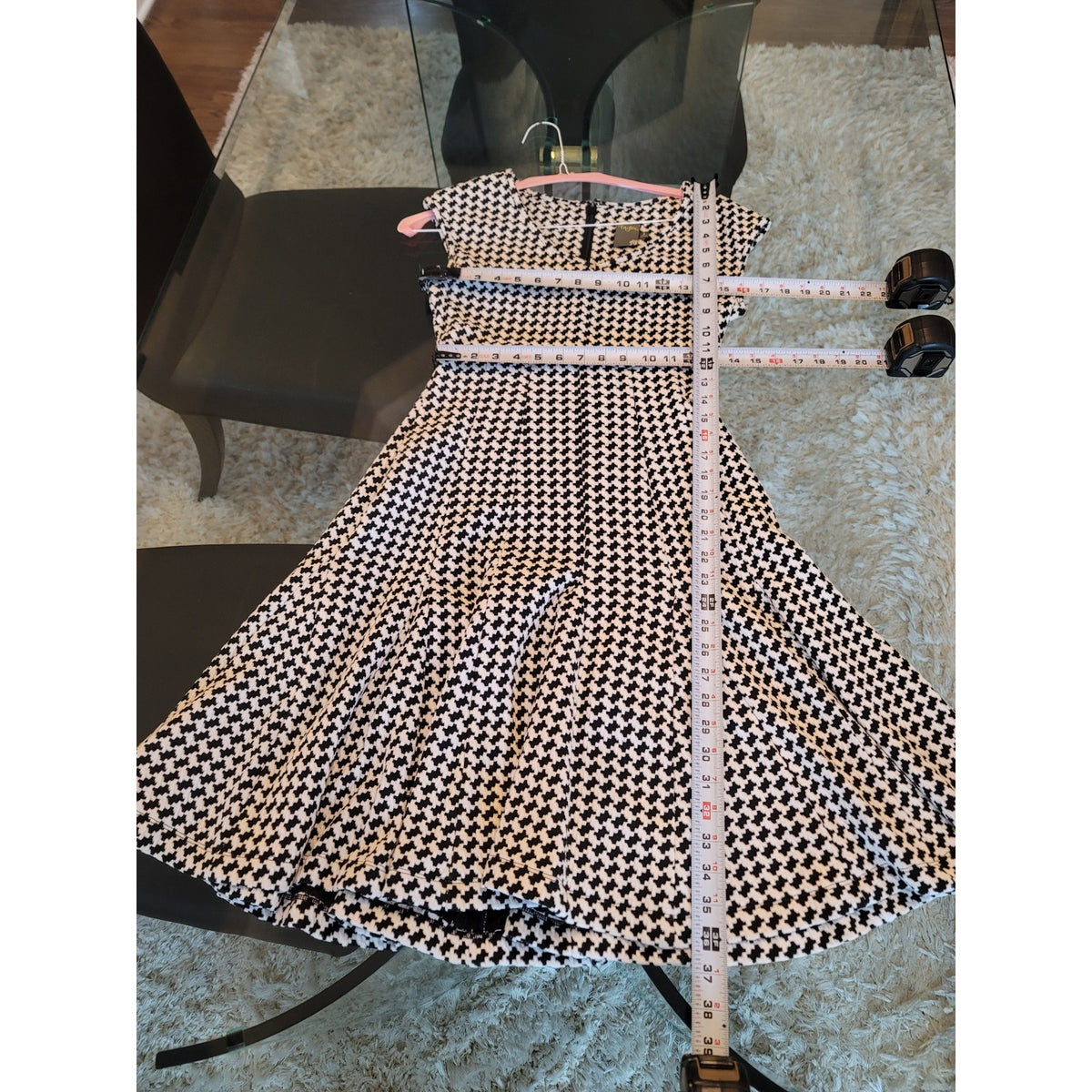 Taylor Dress Houndstooth Women's Size 4 Black White V-Neck Casual Knit