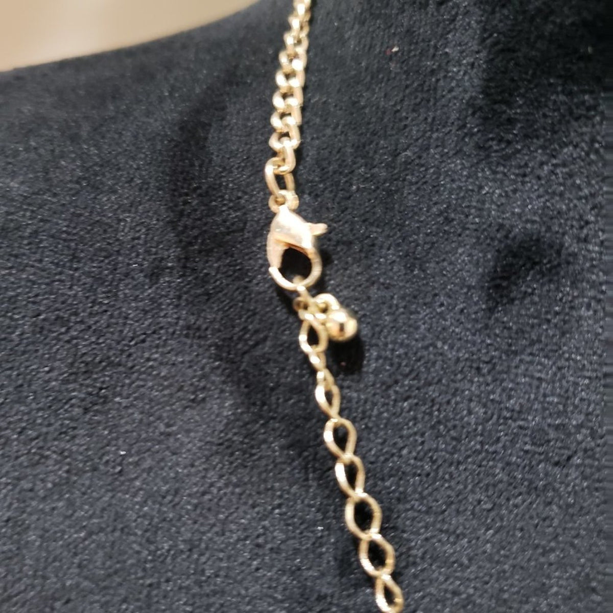 Chicos Womens Fashion Beaded Gold Tone Triangle Charm Necklace w/ Lobster Clasp