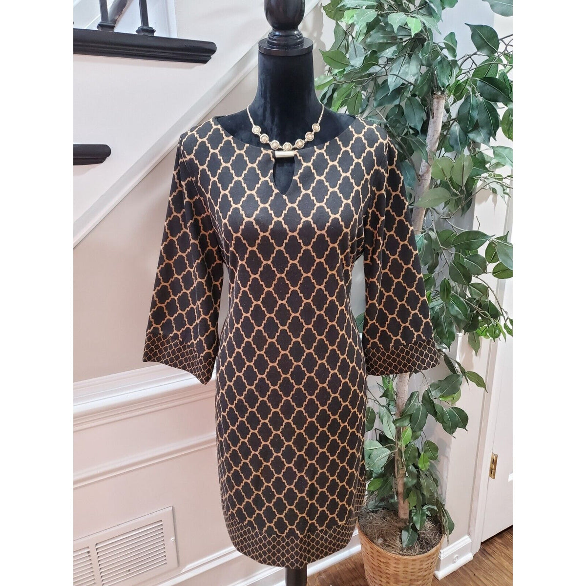 Ronni Nicole Women's Black Polyester Round Neck Long Sleeve Knee Length Dress 12