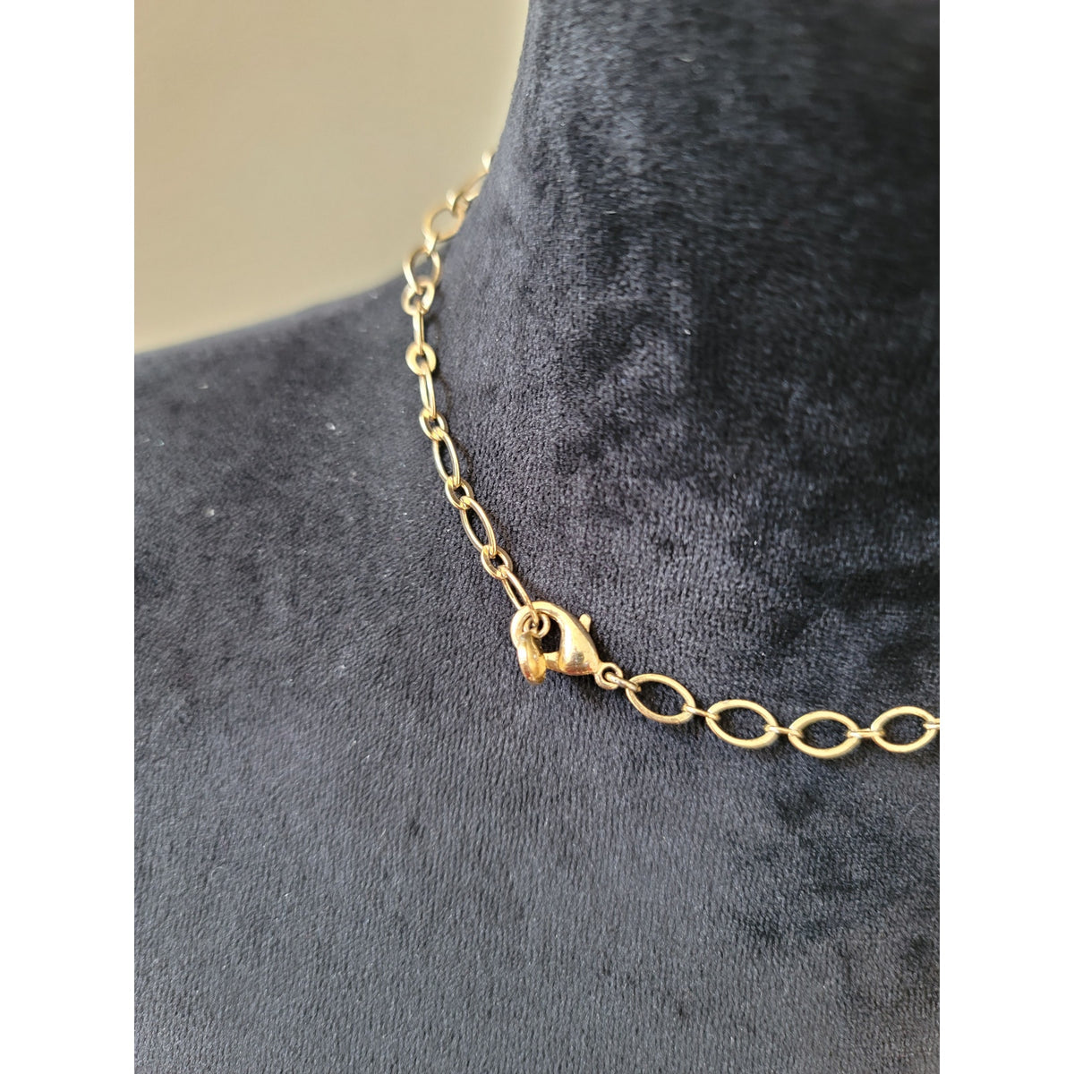 Women's Statement Gold Necklaces With Cream Gemstones And Lobster Claw Lock