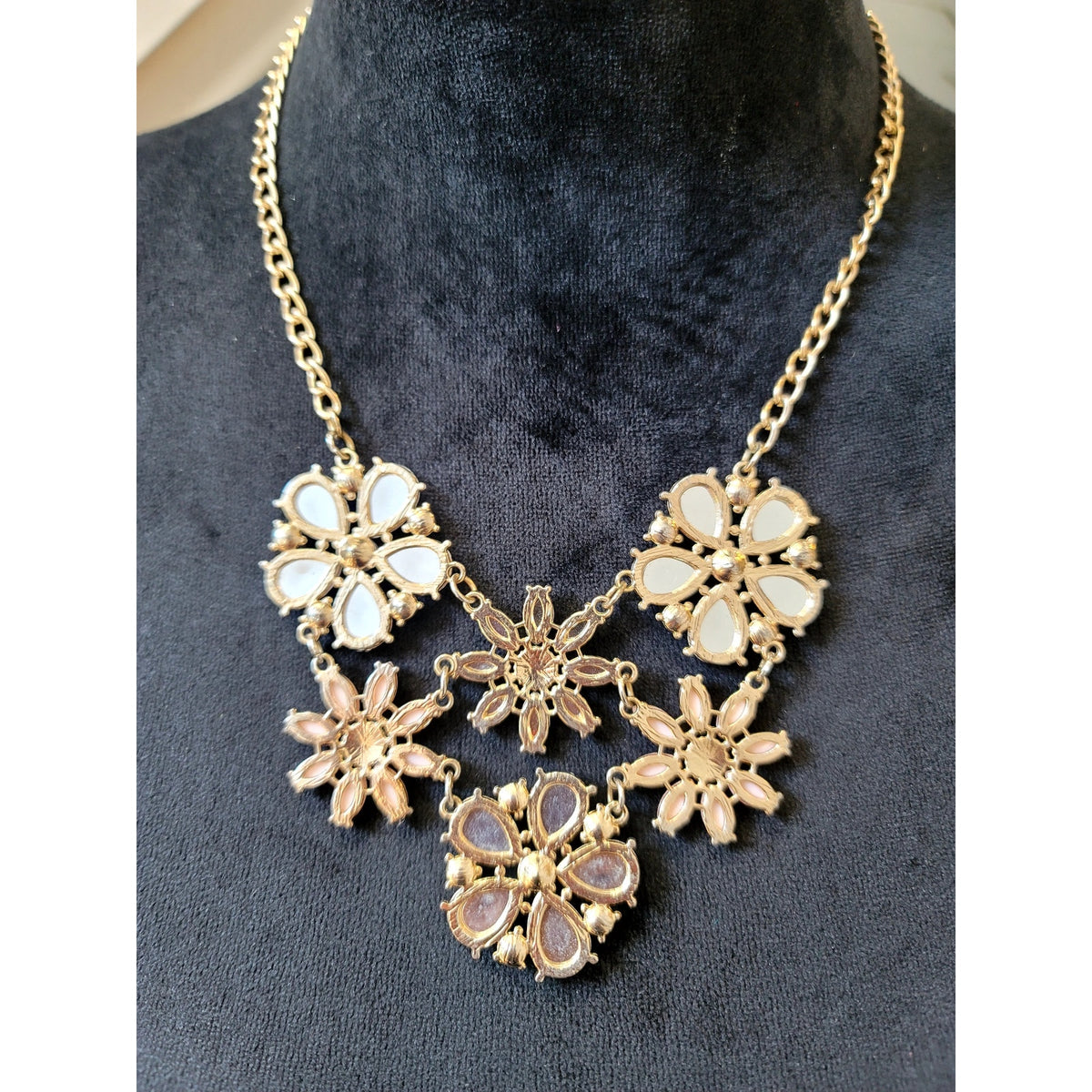 Vintage Gold Tone White Enamel Daisy Flower Statement Necklace Floral Bib Collar