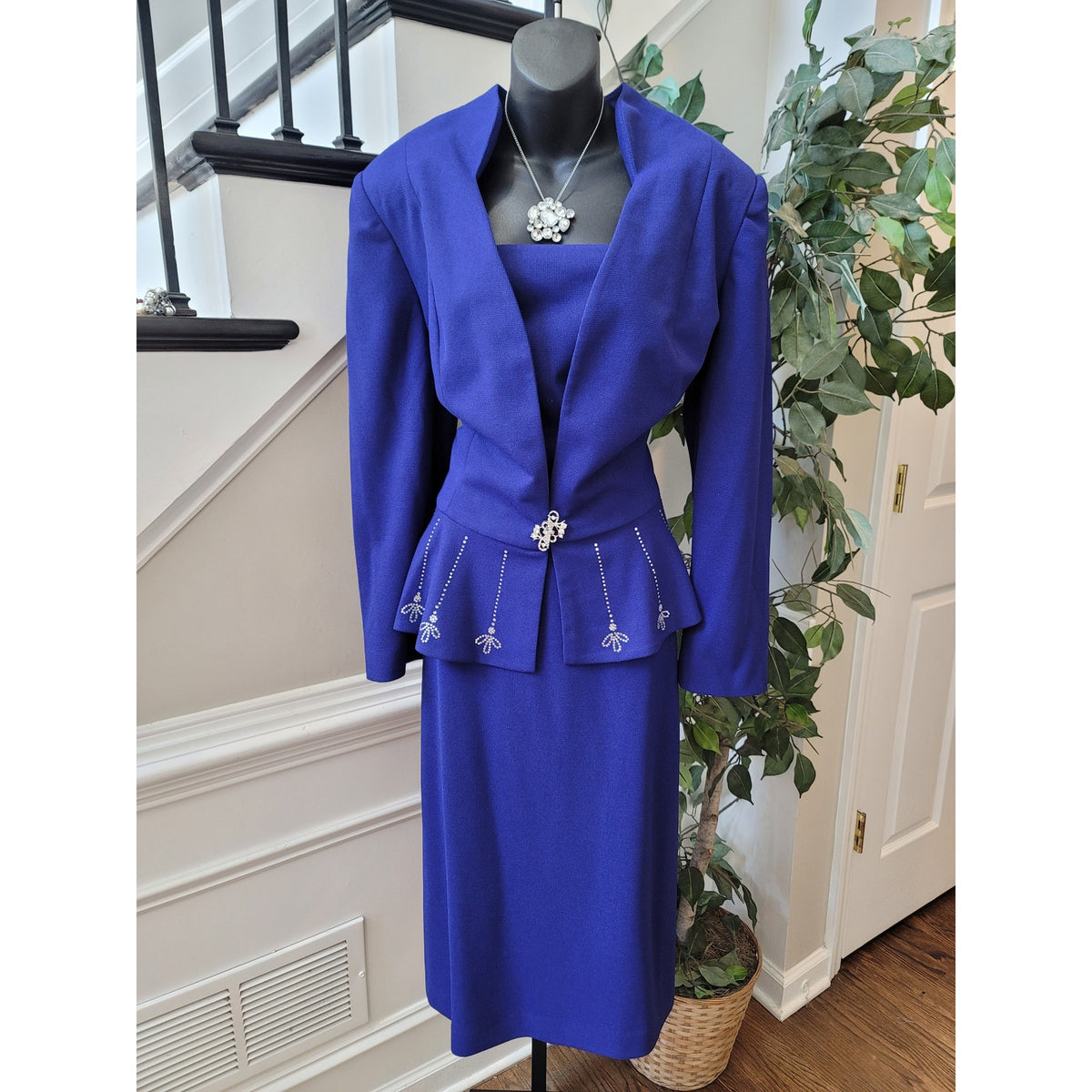 Bmj Studio Skirt Suit Women's Size 18 Blue Rhinestone Fully Lined Back Slit