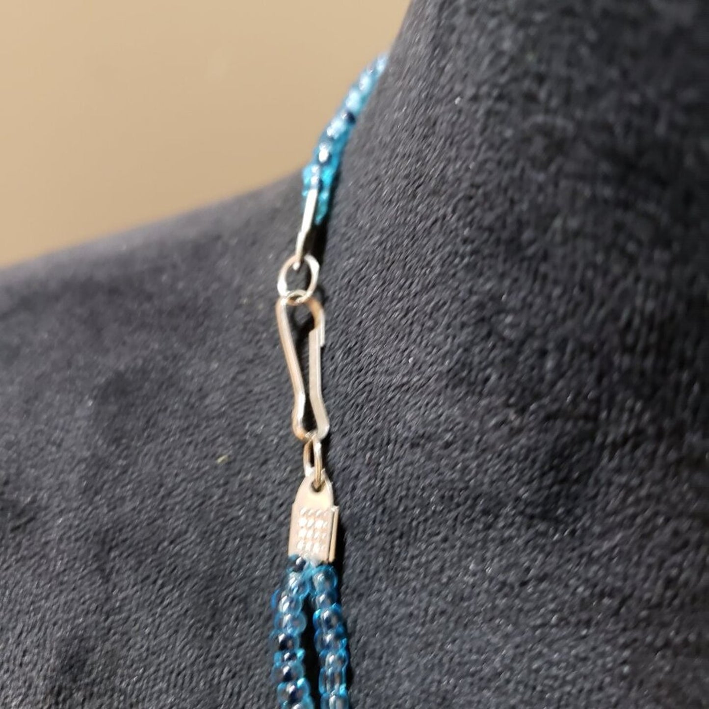 Women Fashion Chunky Blue Asymmetric Acrylic & Seed Beads Metal Spacers Necklace