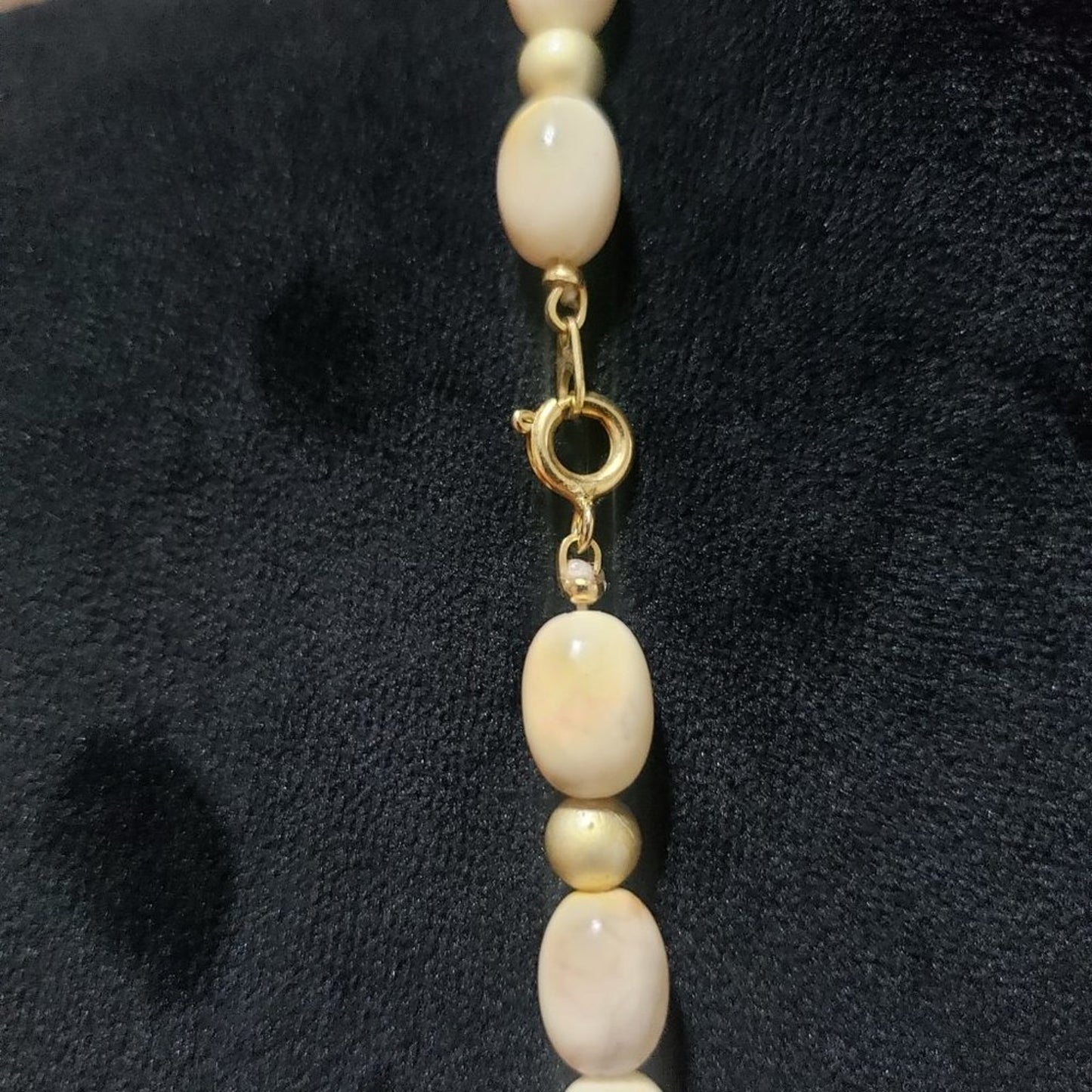 Womens Fashion Beige Chunky Round Beaded Necklace Jewellery w/ Lobster Clasp