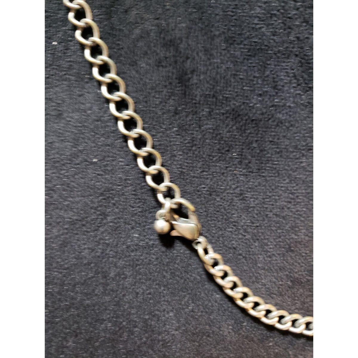 Women Silver Tone Exquisite Charm Curb Chain Statement Necklace w/ Lobster Clasp