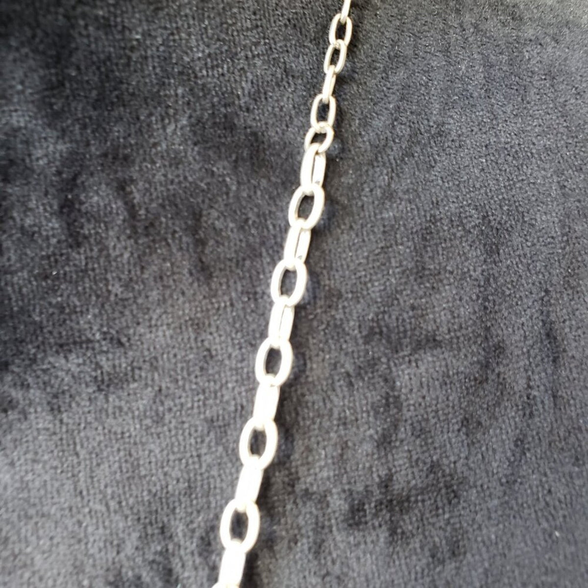 Women Fashion Silver Tone Curb Chain Charm Necklace Jewelry with Lobster Clasp
