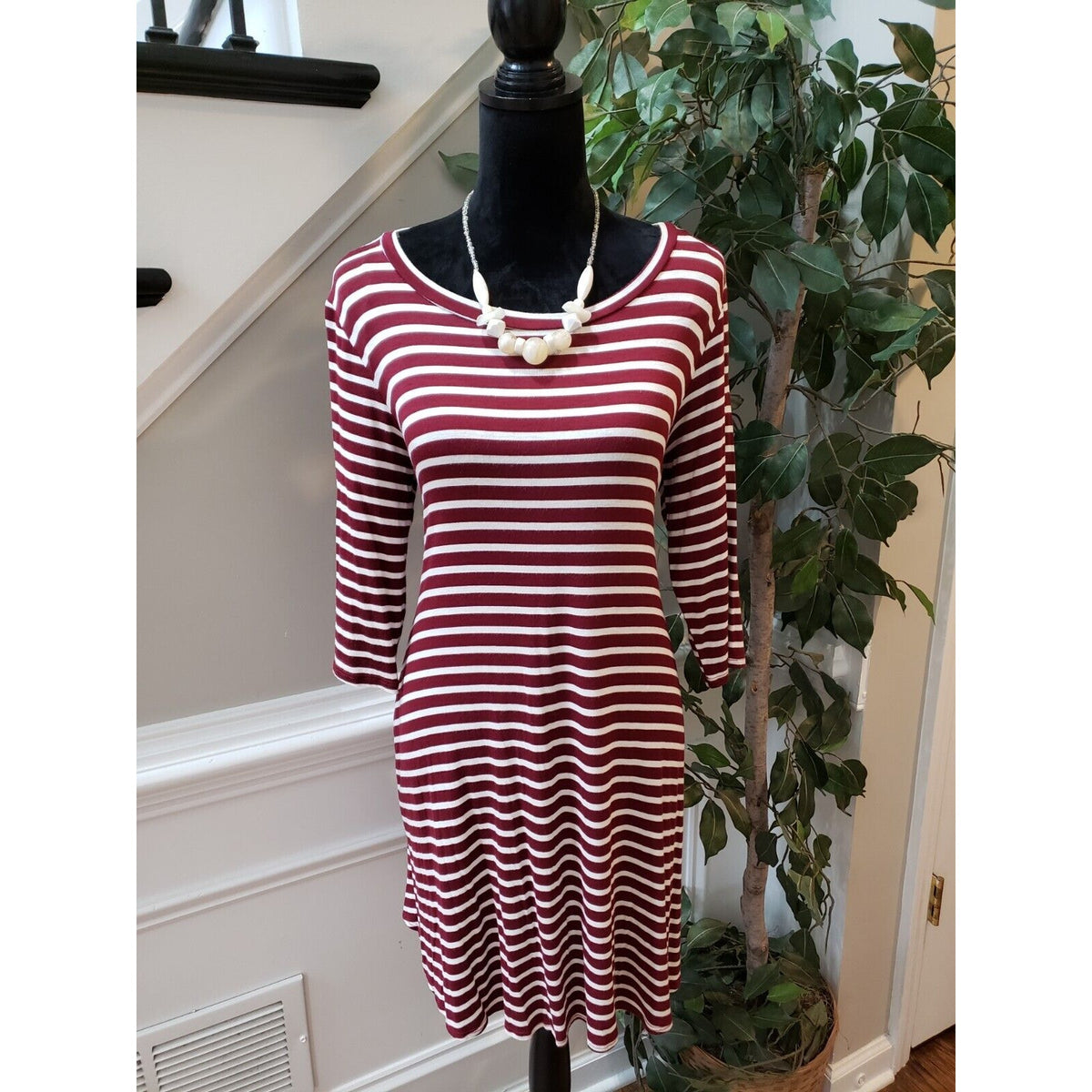 YEE Women's Brown & White Rayon Round Neck 3/4 Sleeve Knee Length Dress Small