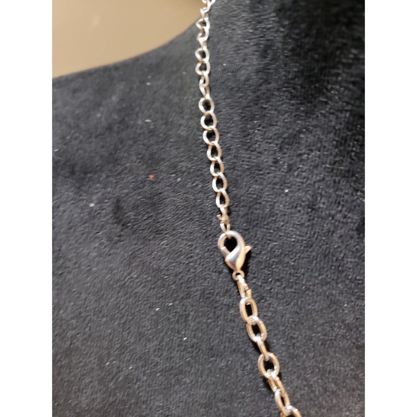 Womens Fashion Chunky Beads Mother of Pearl Teardrop Pendant Necklace w/ Lobster