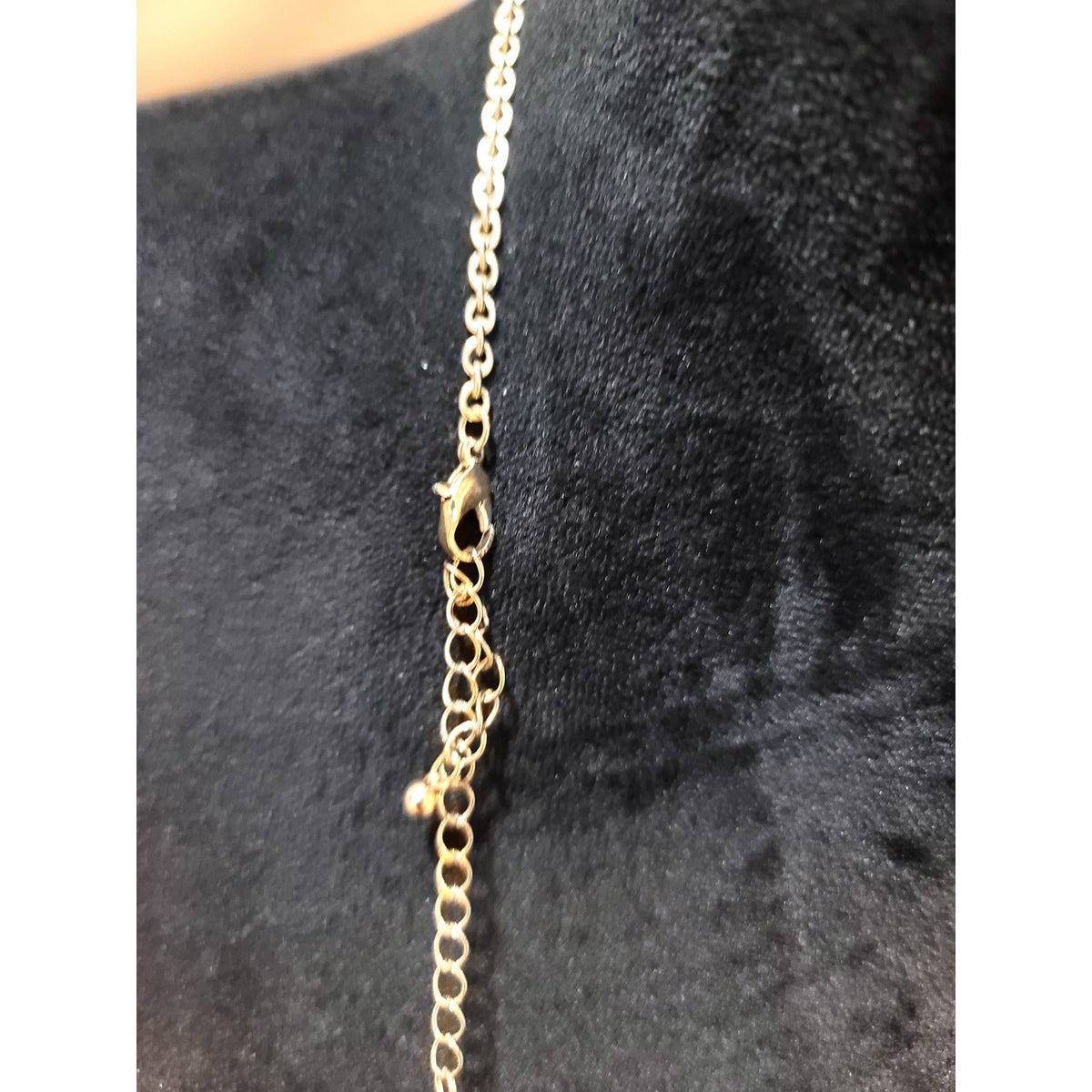 Women Blue Faceted Stone Pendant Necklace Gold Tone Chain Lobster Clasp Jewelry