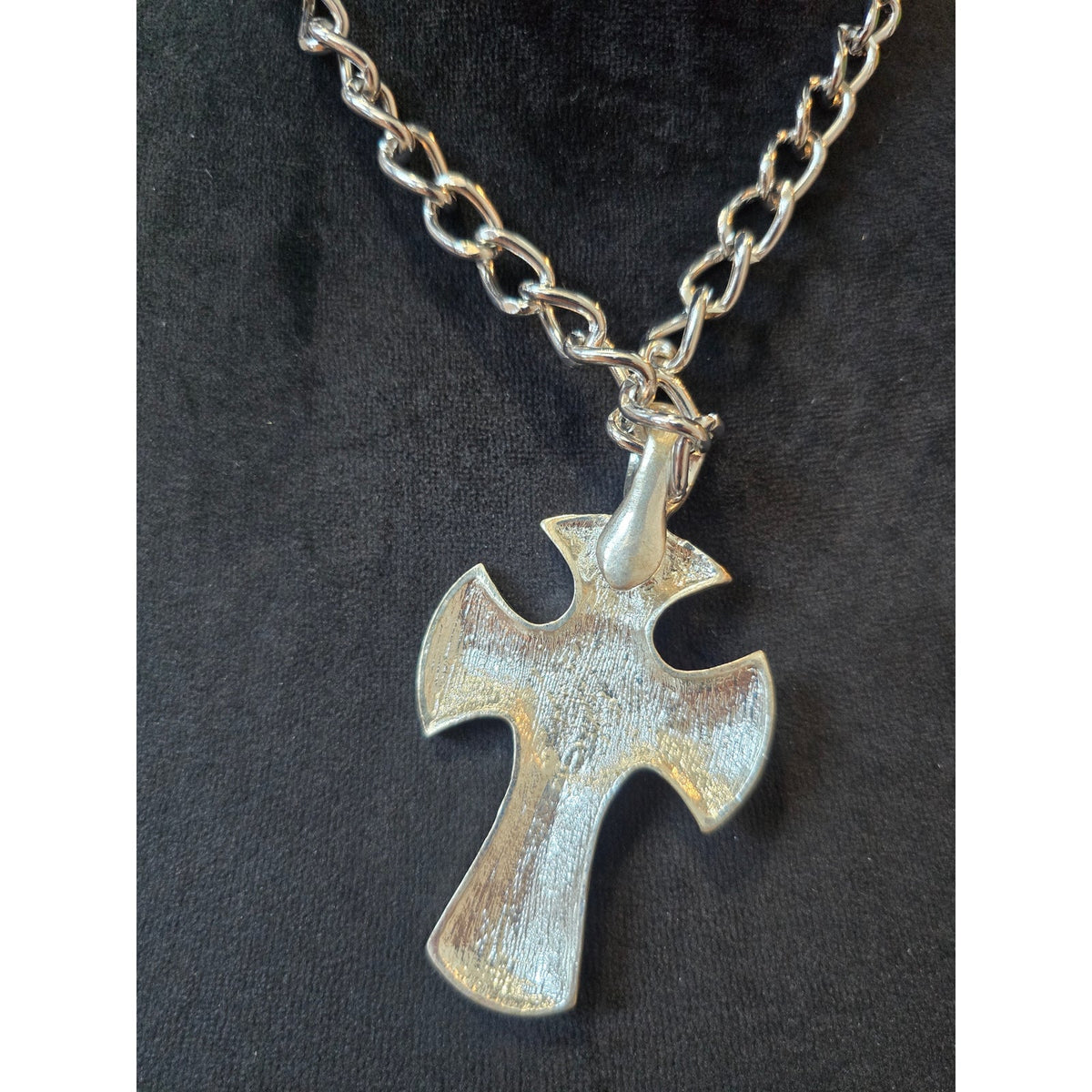 Silver Tone Ornate Cross Pendant with Central Coral Stone Link Chain Necklace