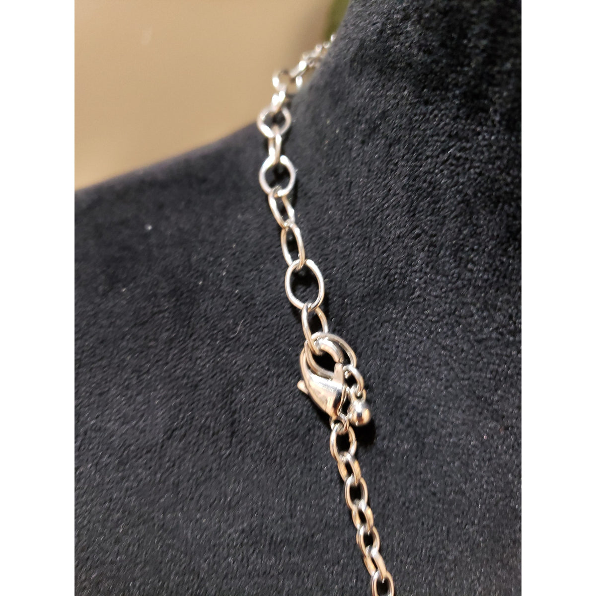 Womens Silver Tone Bezel-Set Acrylic Teardrop Link Necklace Jewelry with Lobster