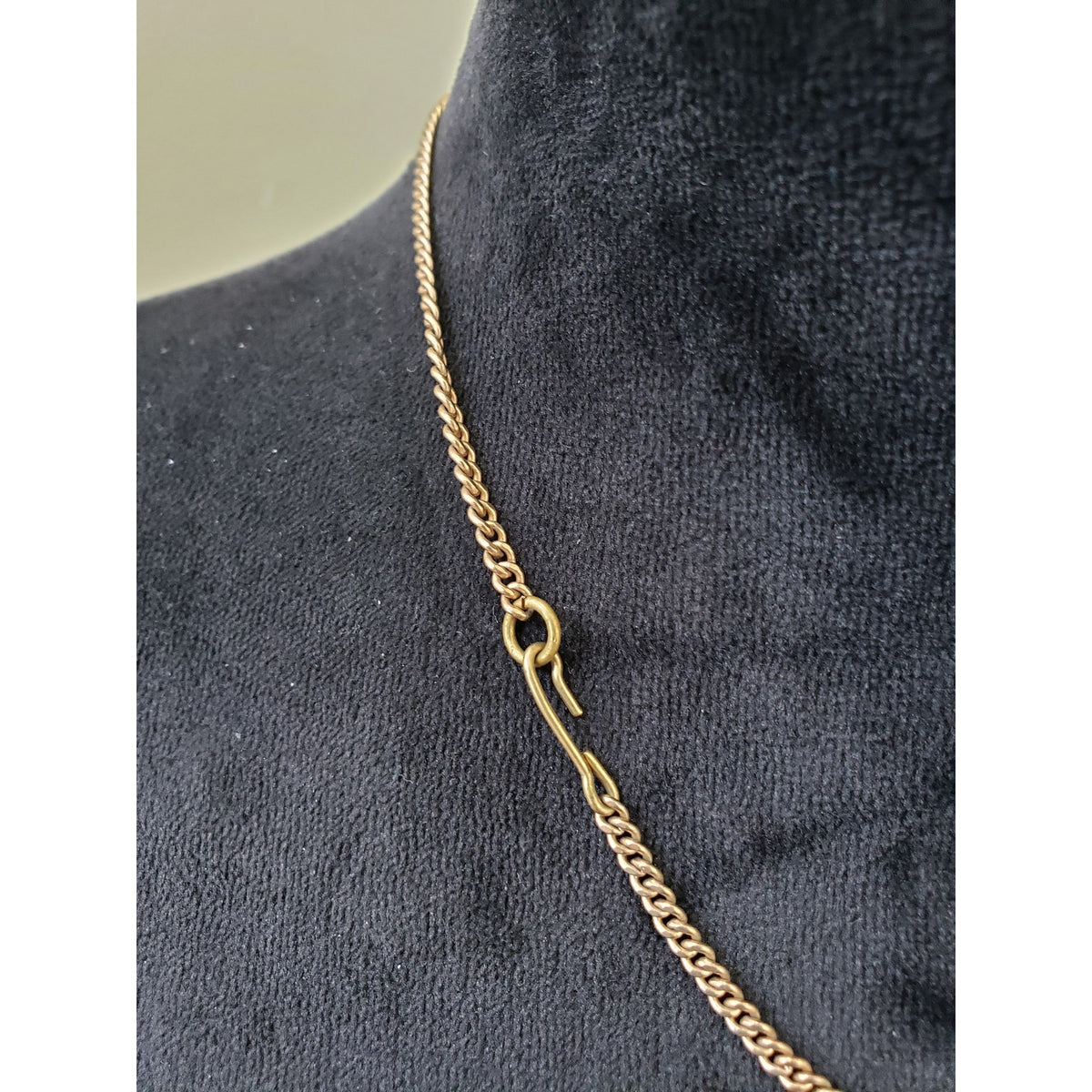 Womens Gold Tone White Red Enameled Arrow Tips Link Station Necklace /Hook & Eye