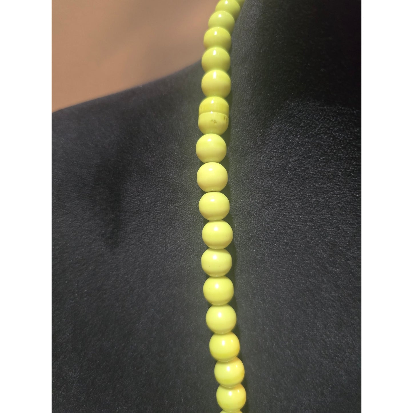 Women's Vintage Style Green Beaded Necklace With Carved Accents Statement Jewelry