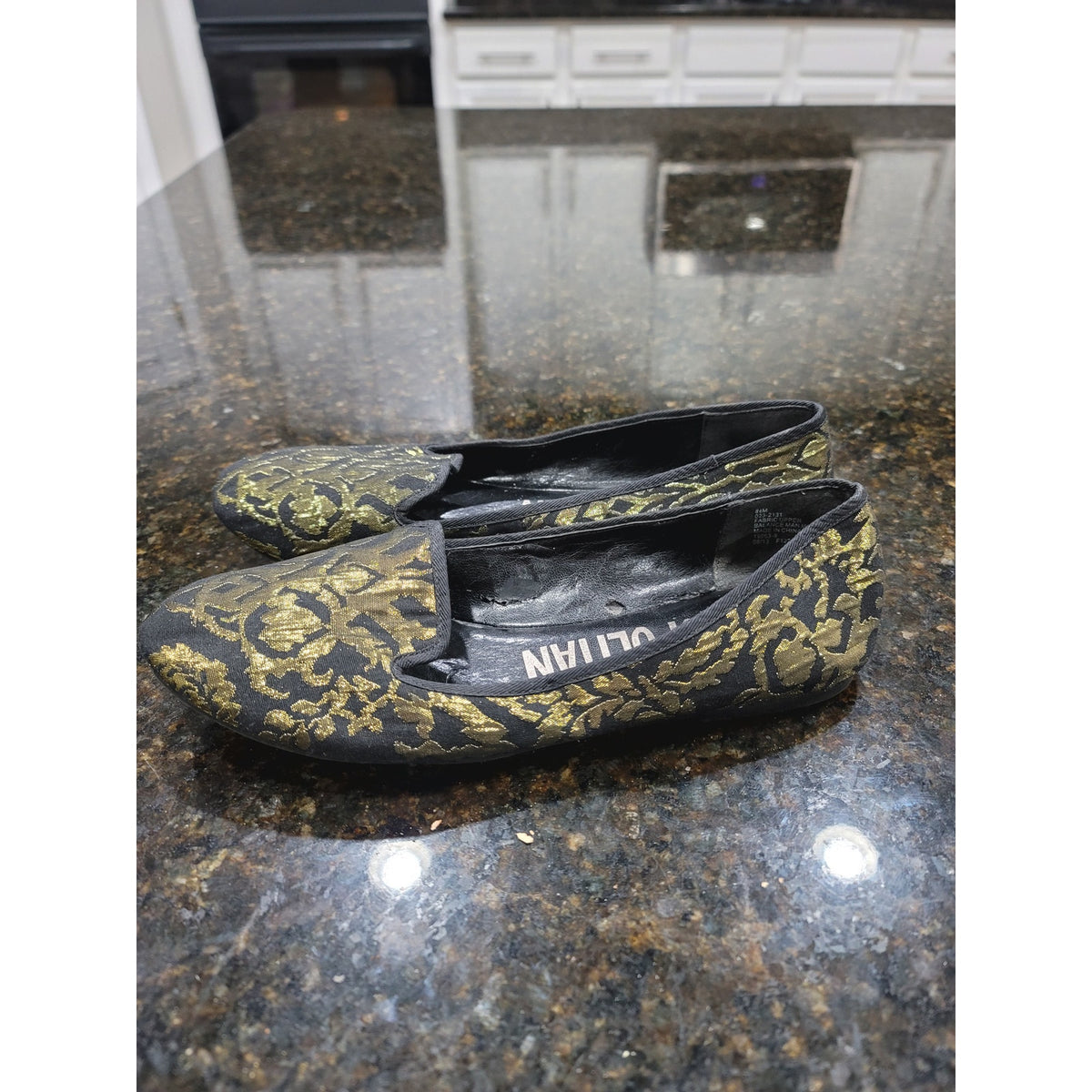 Cosmopolitan Ballet Shoes Women's Size 8.5M Black Gold Paisley Round Toe Slip On