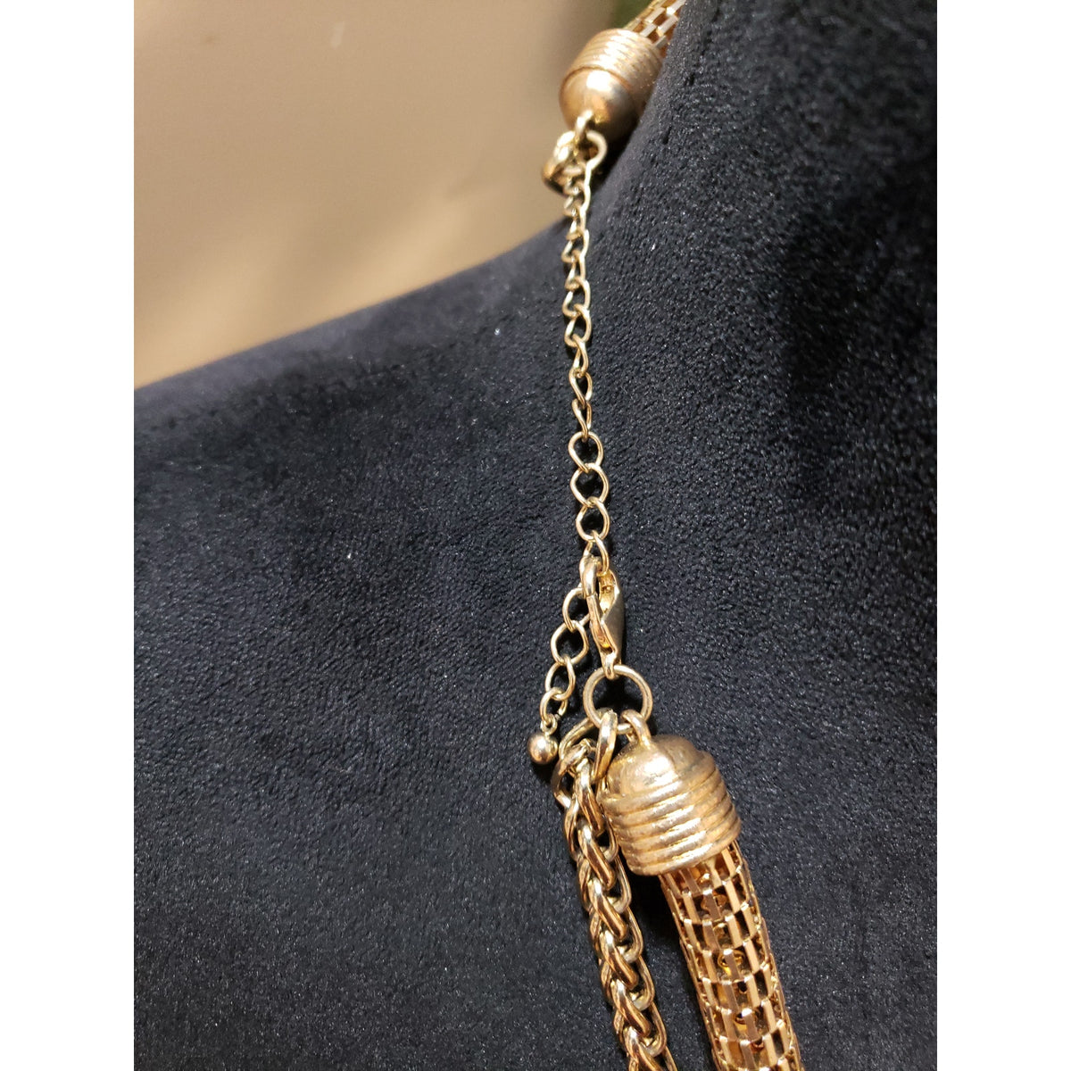 Women Gold Tone Sparkling Prong Set Crystals Rhinestone with Mesh Chain Necklace