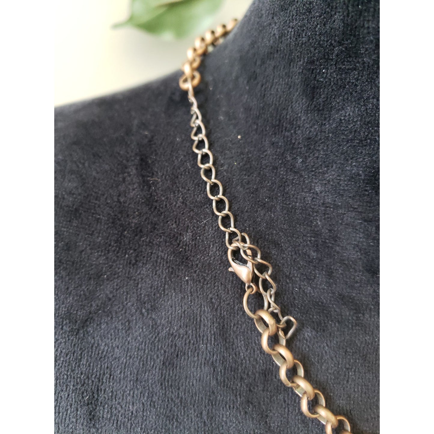 Women Fashion Copper Tone Hammered Coins Cluster Statement Necklace with Lobster