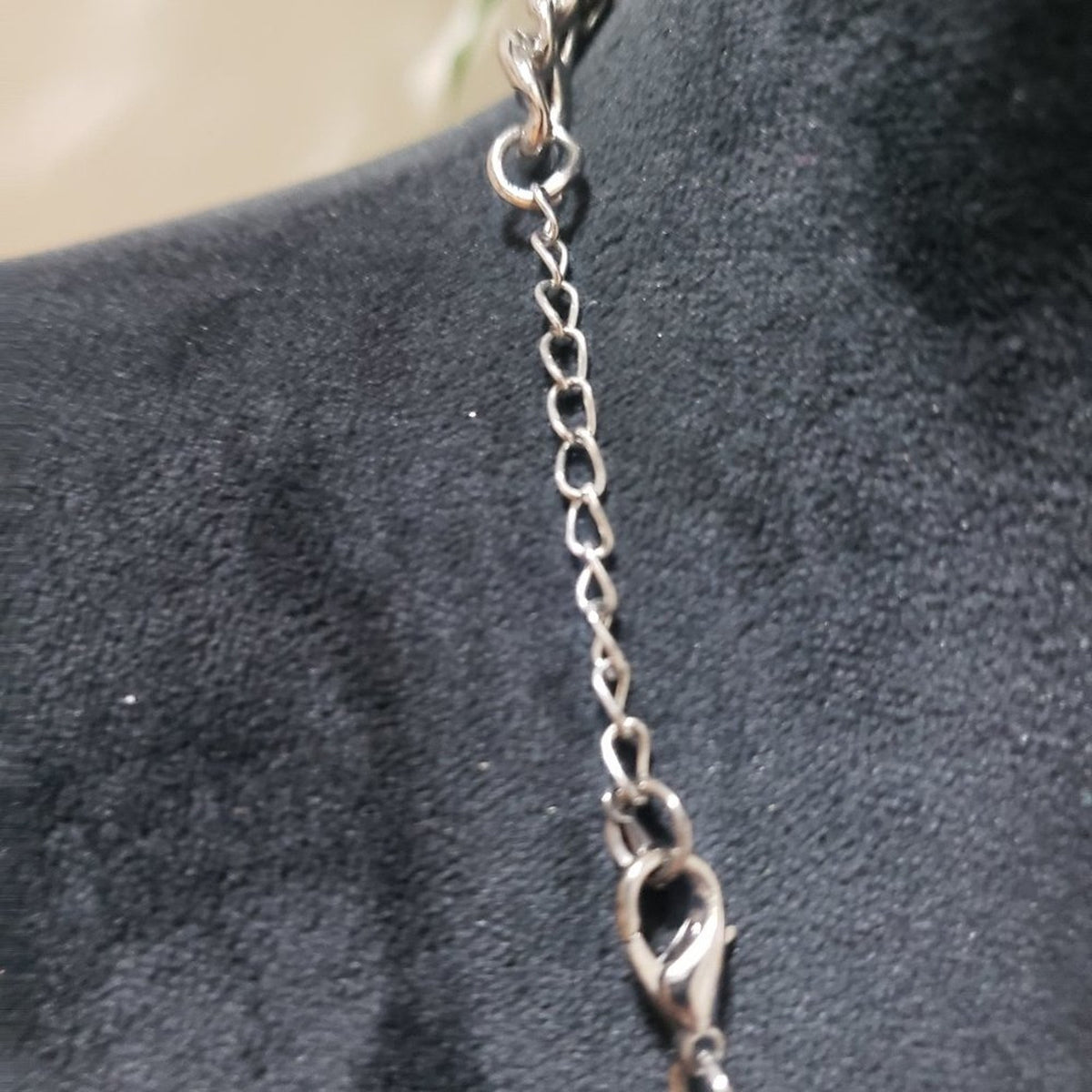 Women Fashion Multi Pearl Flower Howllow Design Charm Bib Chain Necklace Lobster