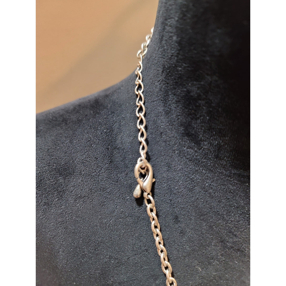 Women's Silver Floral Oval Link Fashion Necklace With Lobster Clasp