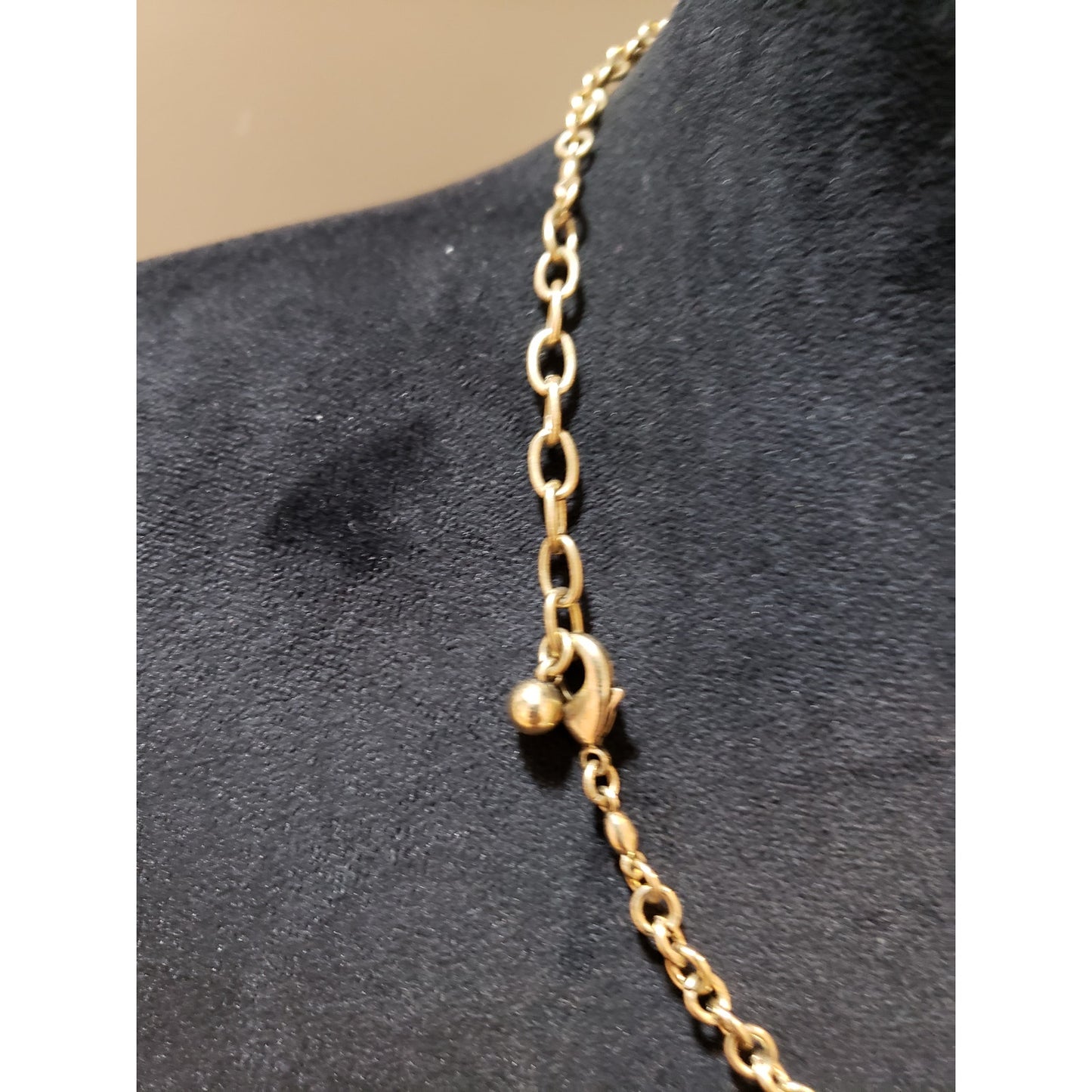 Womens Fashion Gold Tone Multi Faceted Resin & Crystal Floral Statement Necklace