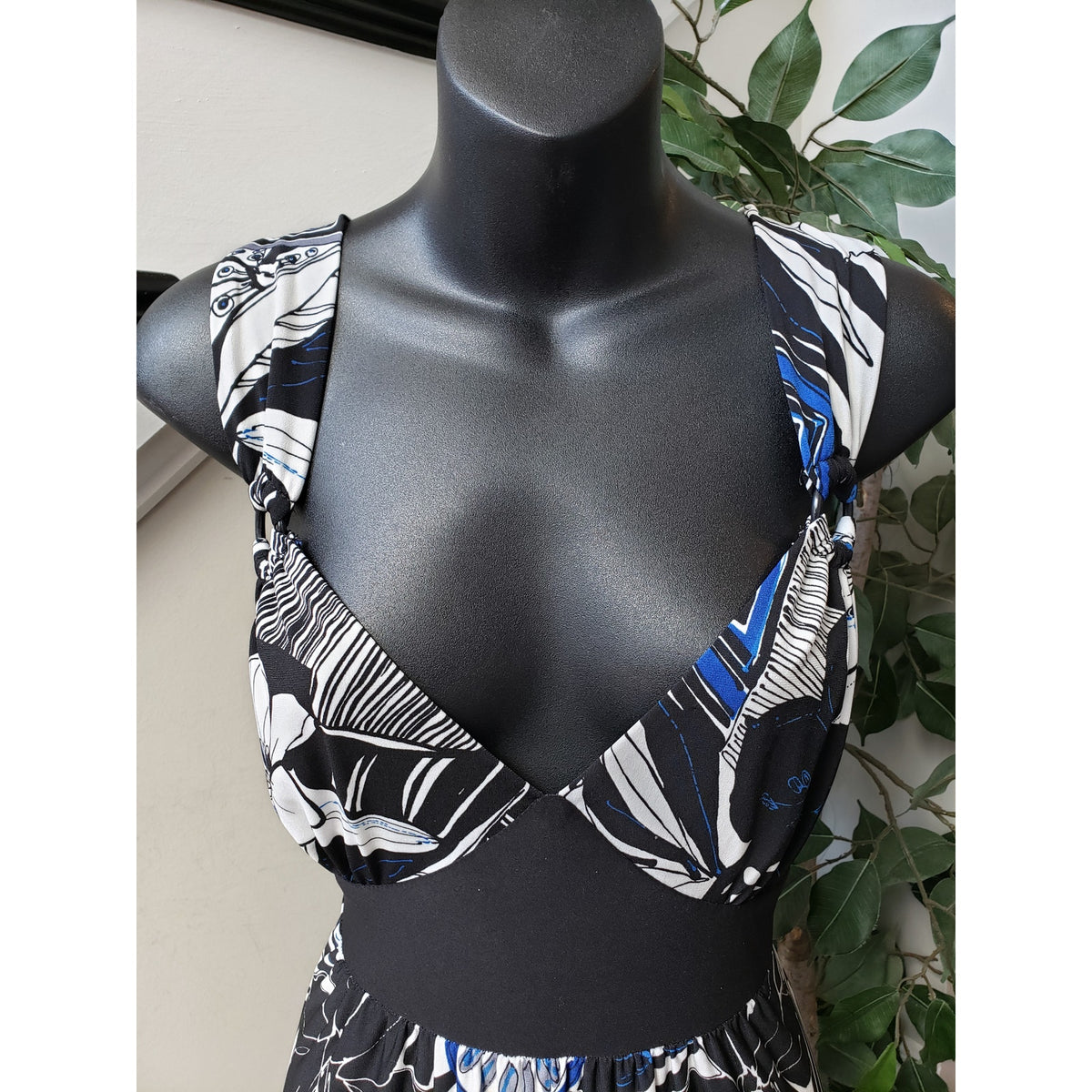 Tiana B. Long Maxi Dress Womens Size XL Black & White Sweetheart Neck Sleeveless