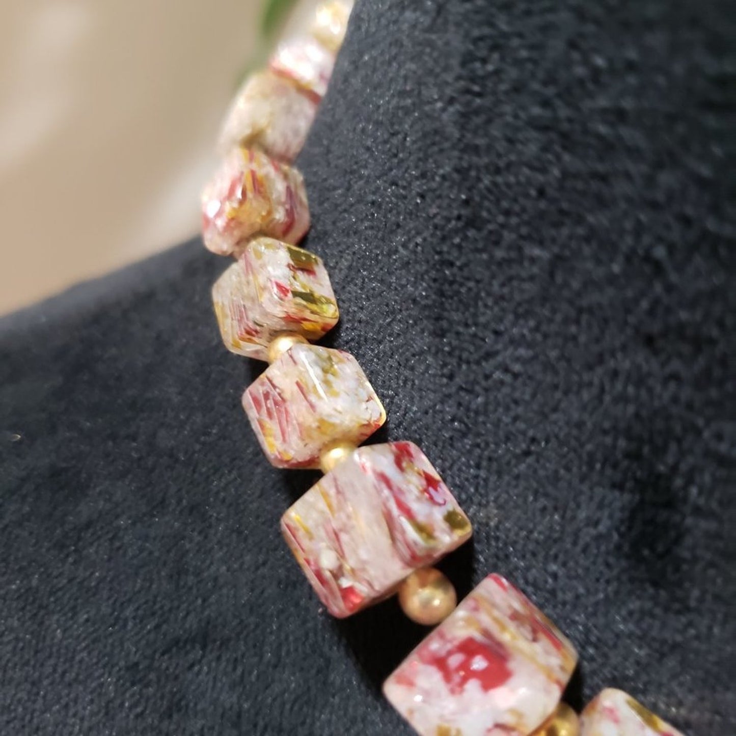 Womens Fashion Elegant Pink Cubes Charm Beaded Choker Necklace w/ Hook & Eye