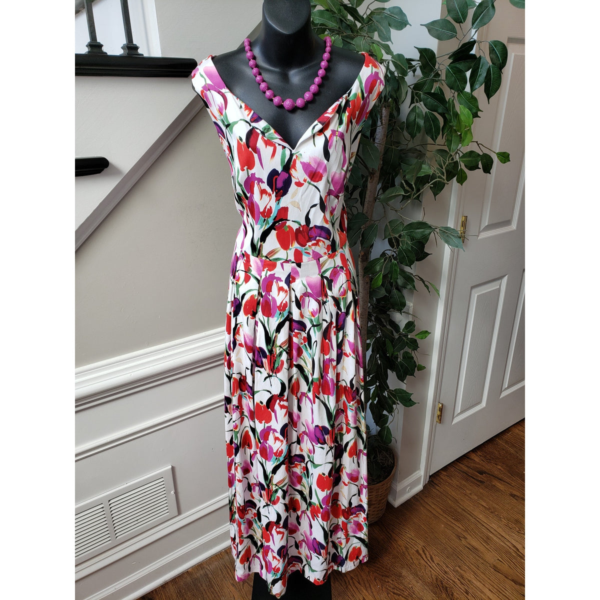 VS Valdenize Soares Long Maxi Dress Women's XL White Floral V-Neck Sleeveless