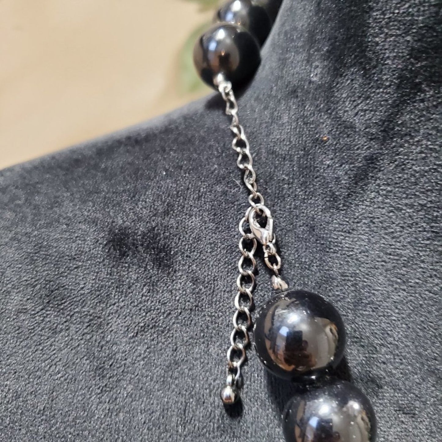 Womens Fashion Black Faux-Pearl Beaded Necklace Adjustable with Lobster Clasp
