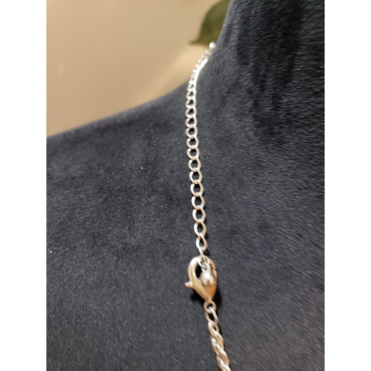 Womens Fashion Silver Tone Ivory Lucite Faceted Oval Cabochon Necklace Jewelry
