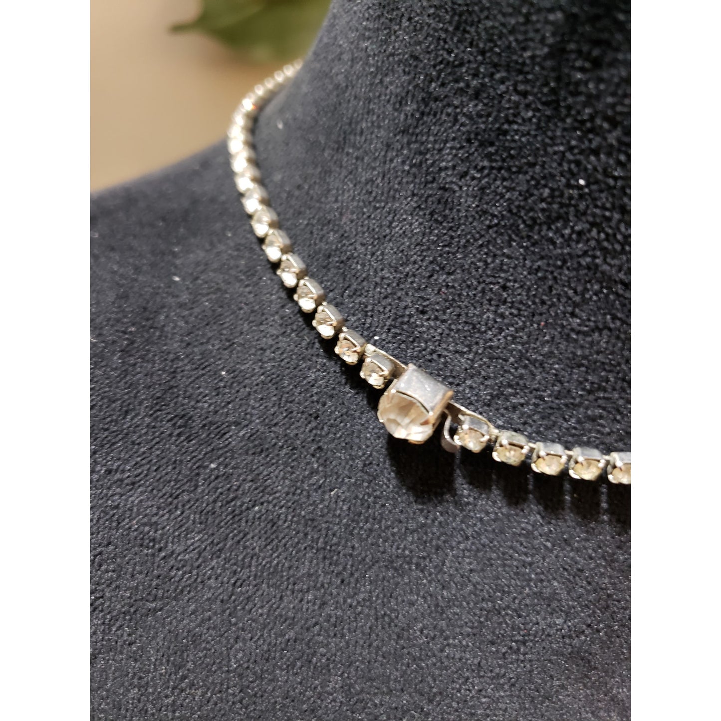 Women Fashion Silver Plated Rhinestones Trim Bling Chain B Drope Choker Necklace