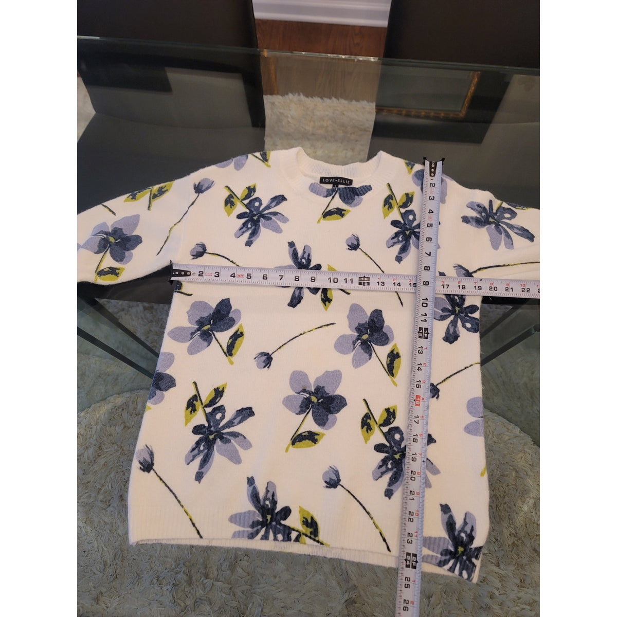Love Ellie Pullover Sweater Women's Small White Floral Crew Neck Long Sleeve