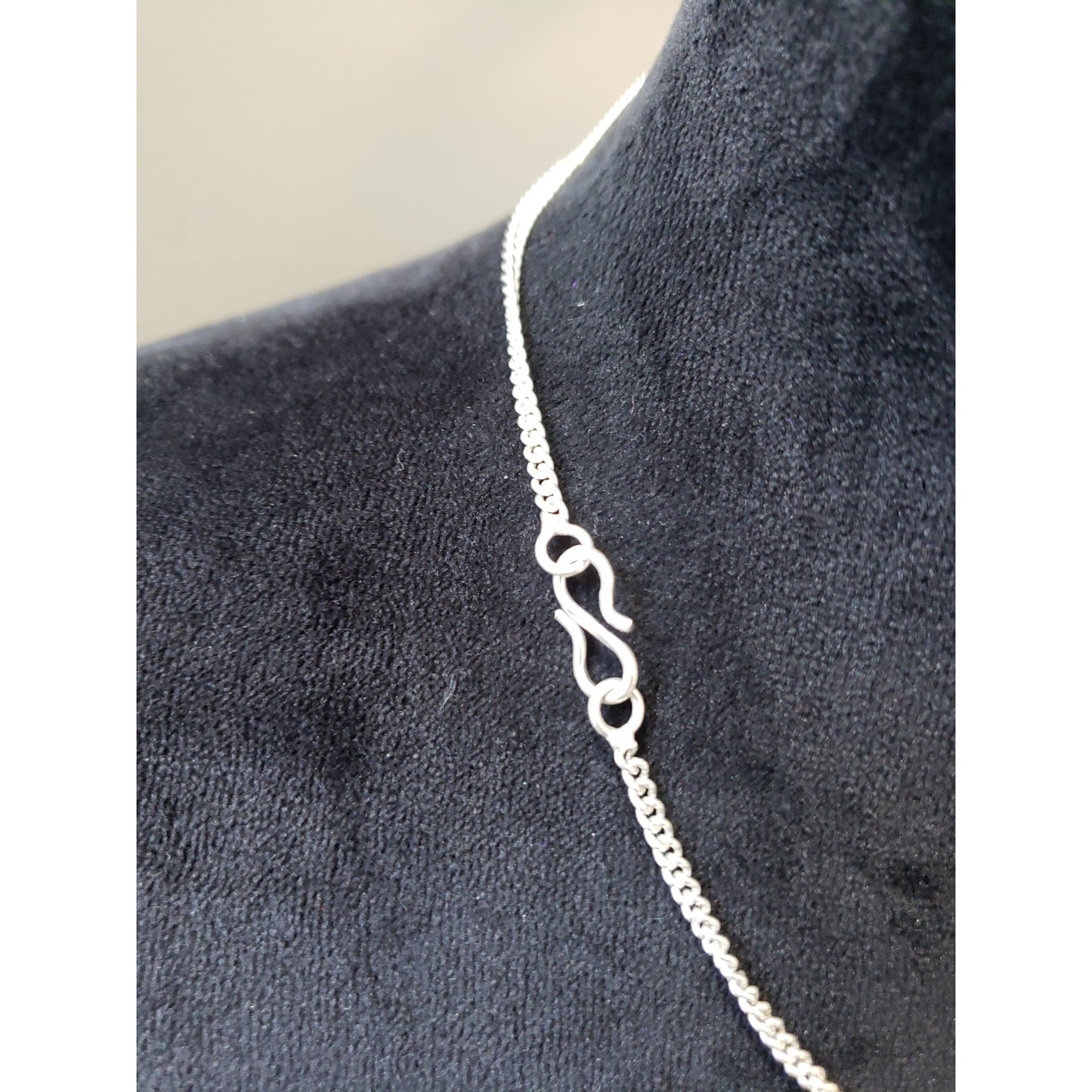 Women's Yellow Gem Pendant Necklace Ornate Chain Hook Clasp