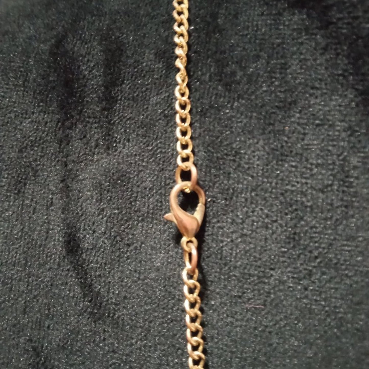Womens Fashion Chunky Gold Tone Art Charm Pendant Necklace with Lobster Clasp