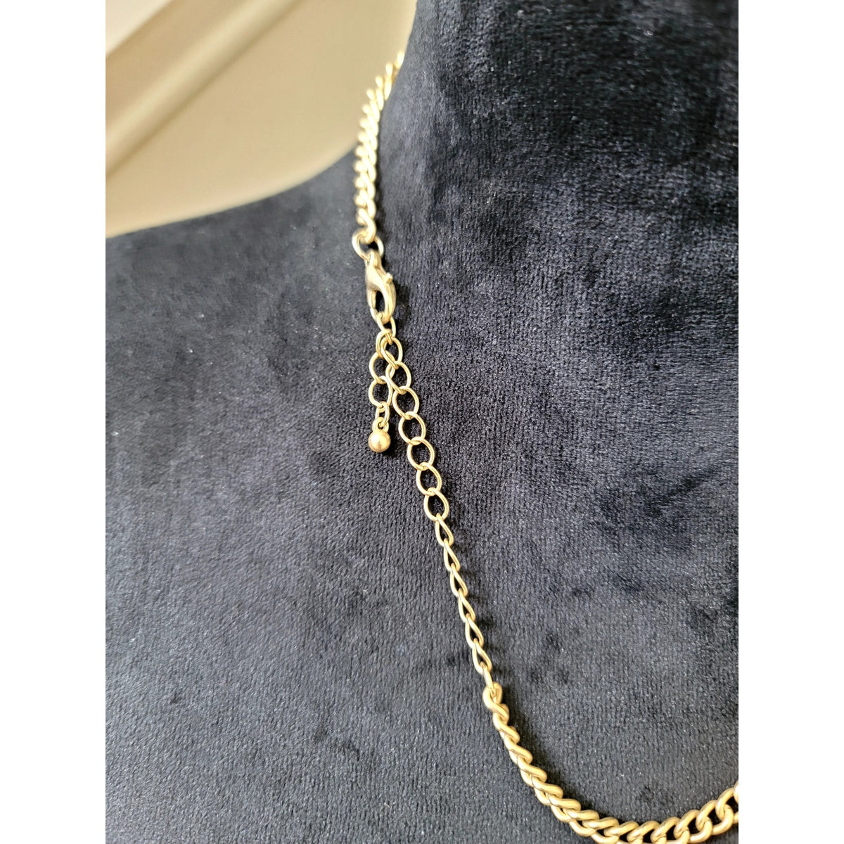Gold Tone Open Flower Statement Necklace Modern Floral Bib Collar Jewelry