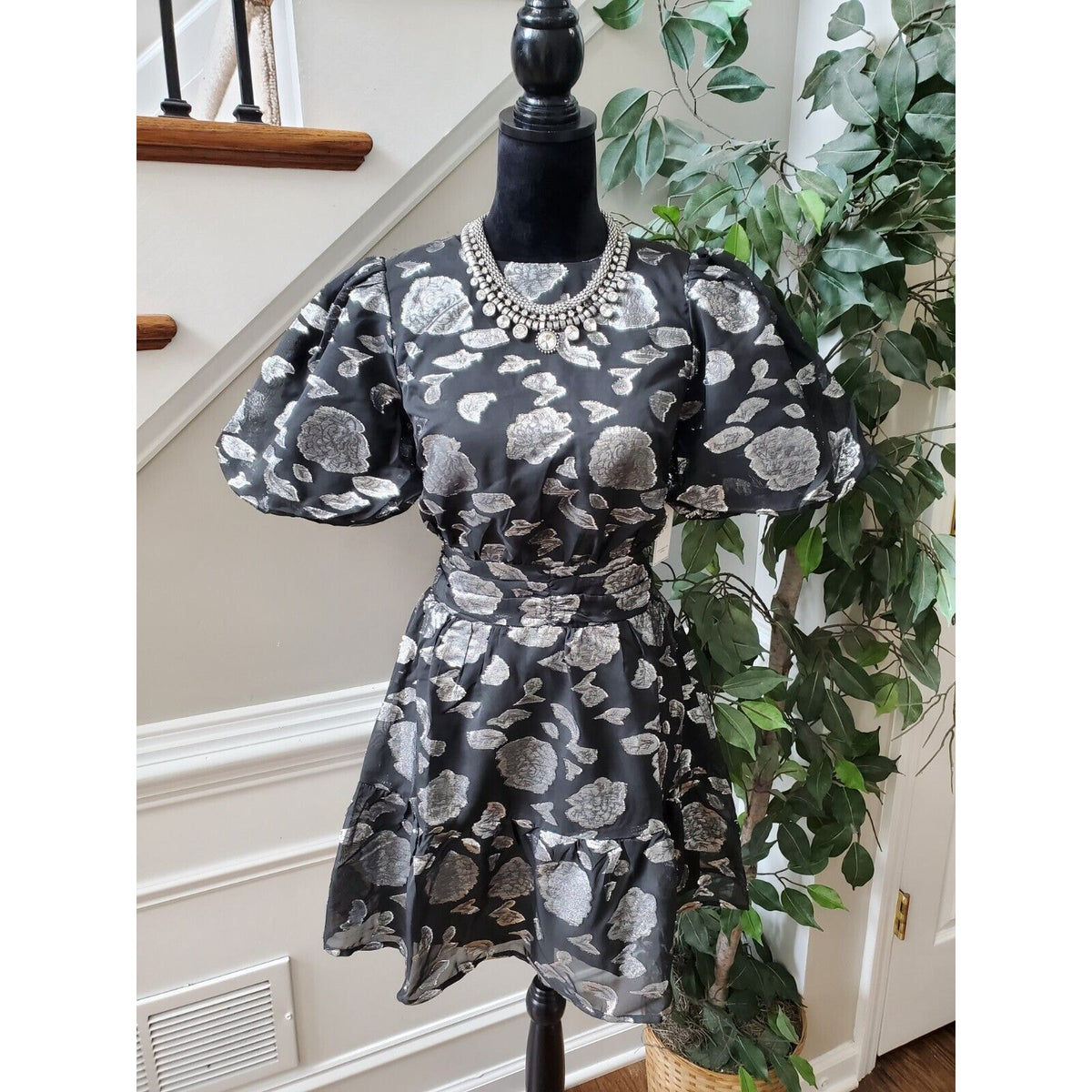 Aura Gray Polyester Round Neck Puff Short Sleeve Casual Knee Length Dress XS