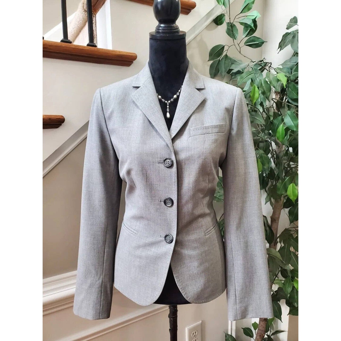 The Limited Women's Gray Polyester Single Breasted Long Sleeve Blazer Size 8