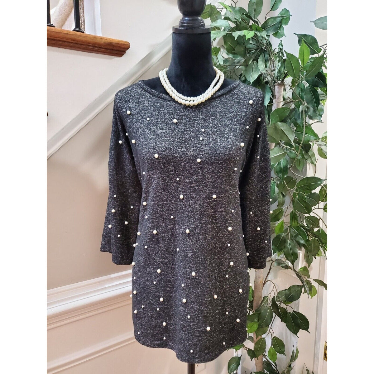 Chelsea & Theodore Women's Gray Round Neck Long Sleeve Beaded Sweater Size M