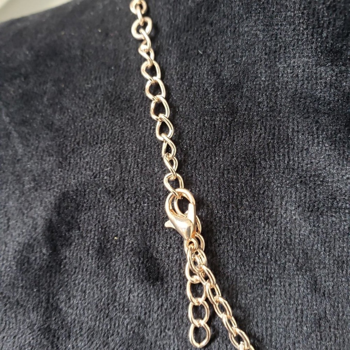 Rose Gold Toned Chain With Filigree Hearts Womens Choker Necklace with Lobster