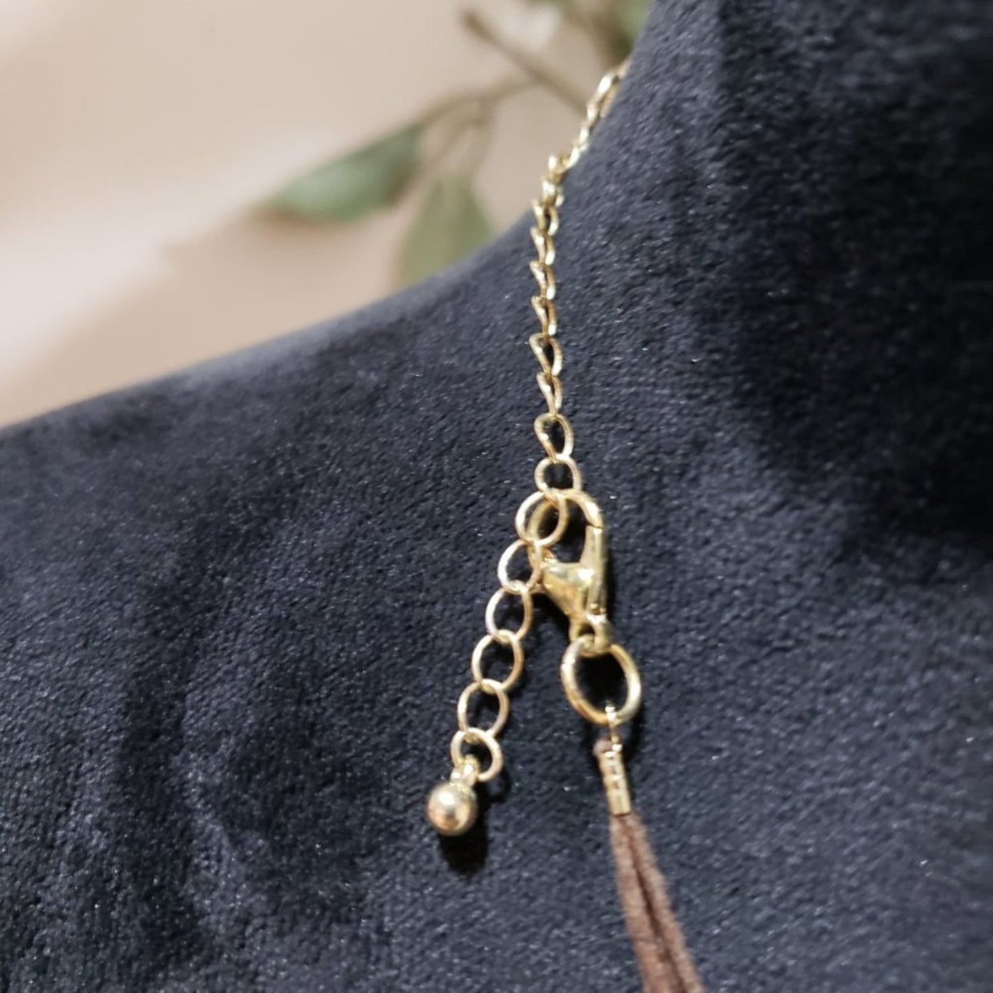 Womens Modern Chunky Gold Tone Charm Beaded Big Round Hammered Pendant Necklace