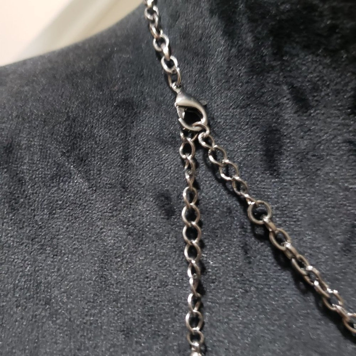 Womens Silver Multi Link Circle With Lobster Clasp Necklace