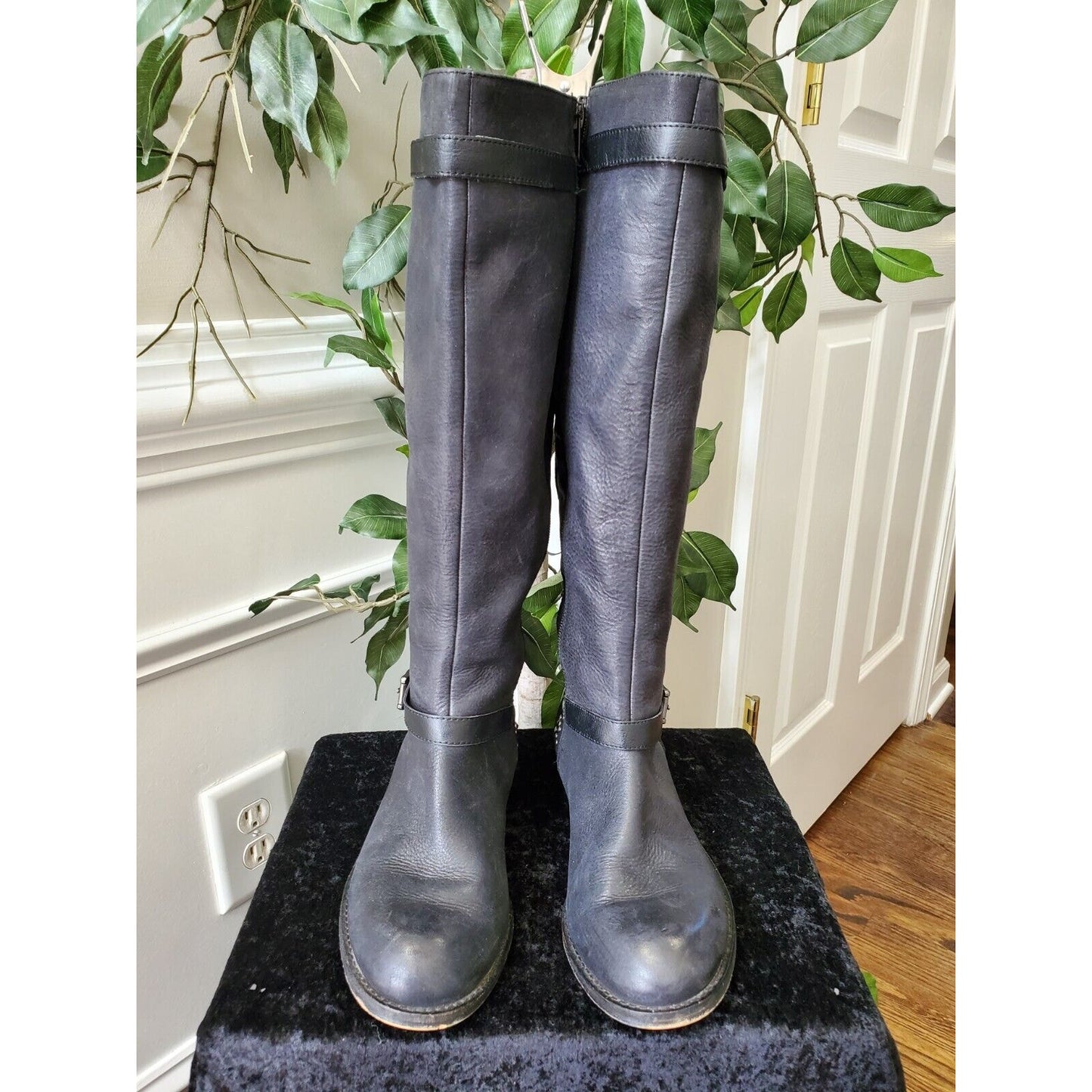 Jessica Simpson Women's Black Leather Upper Round Toe Knee High Boots Size 7.5 M