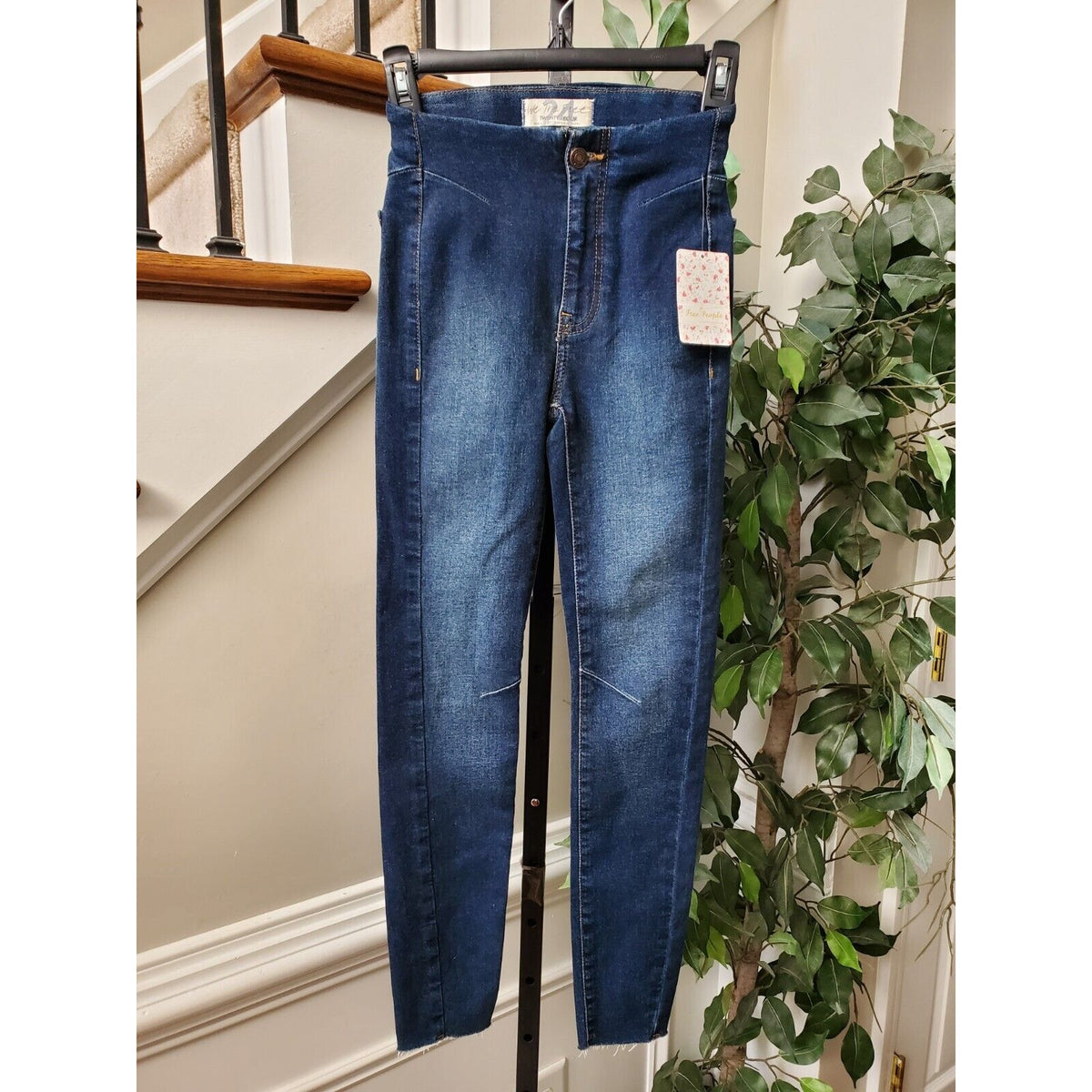 Free People Feel Like Sunshine Blue Denim Cotton Dark Wash Jeans Pant Size 24