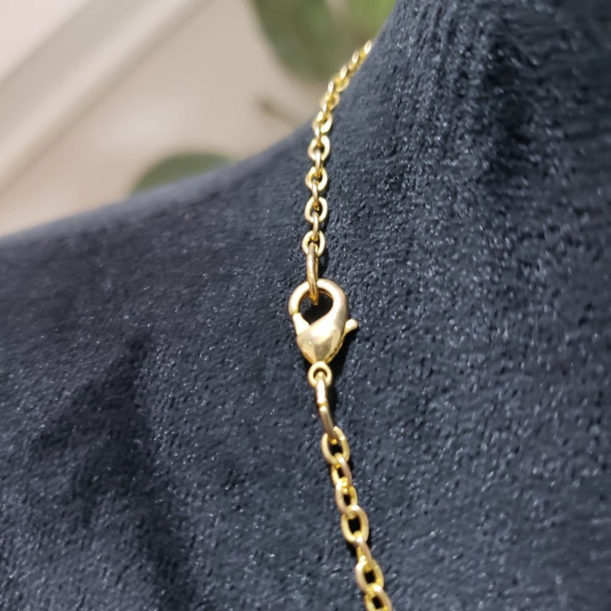 Womens Gold Tone Black Round Stone with Lobster Clasp Jewelry Necklace